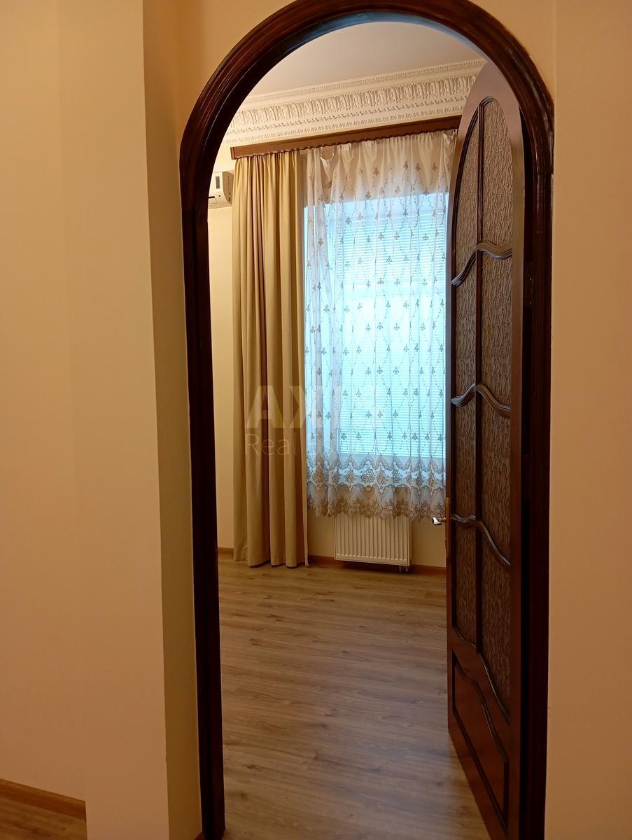 Office vul. Nazarivs'ka 7Б, 140m2617989