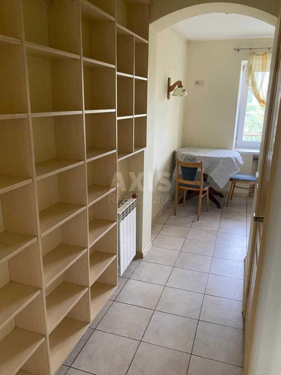 2k apartment vul. Parkovo-Syrec'ka 193