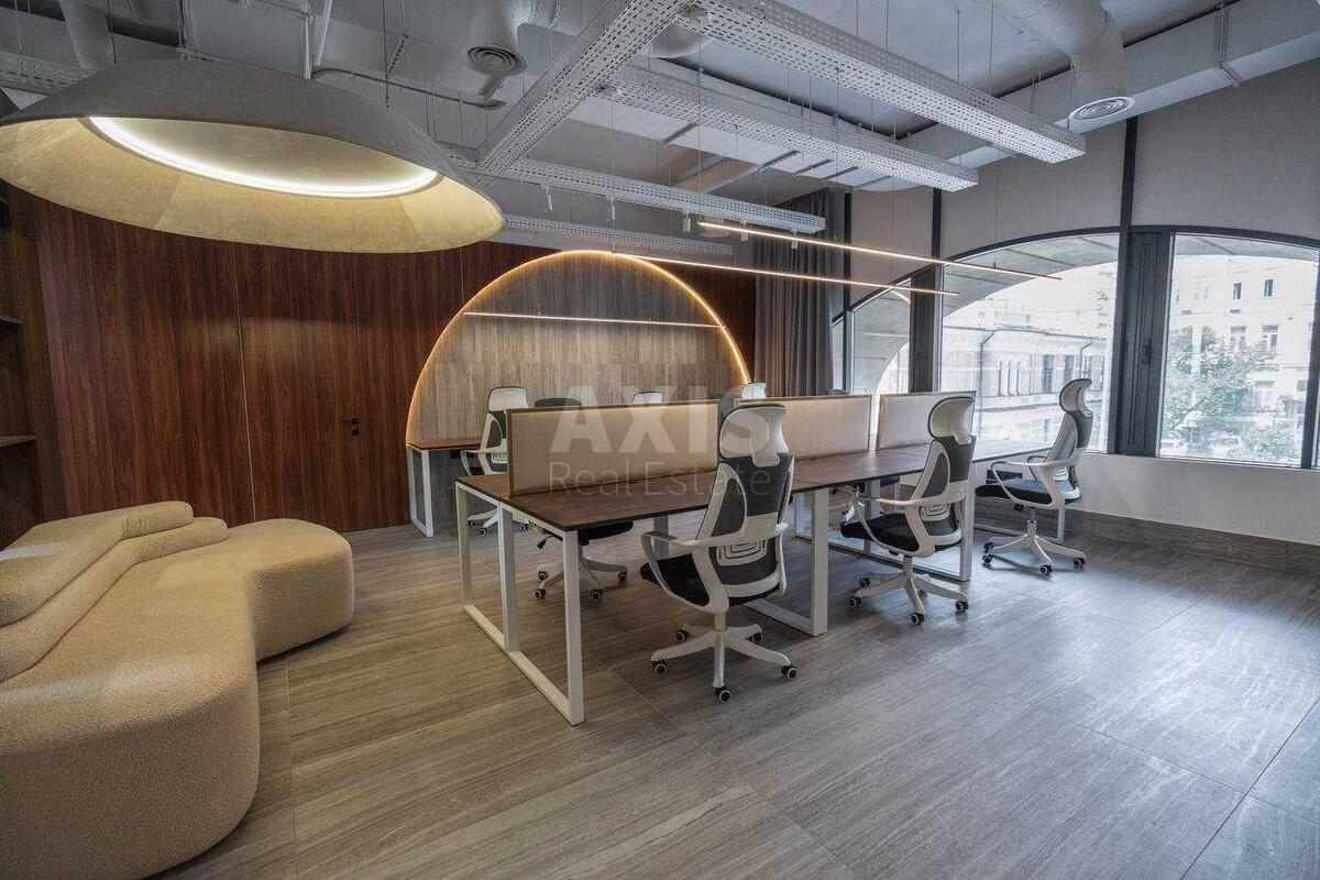 Office vul. Bul'varno-Kudrjavs'ka 24, 492m2