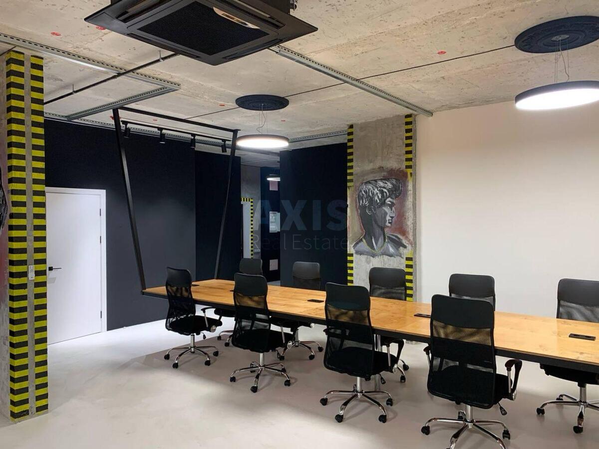 Office vul. Dragomyrova Myhajla 15, 122m2575953