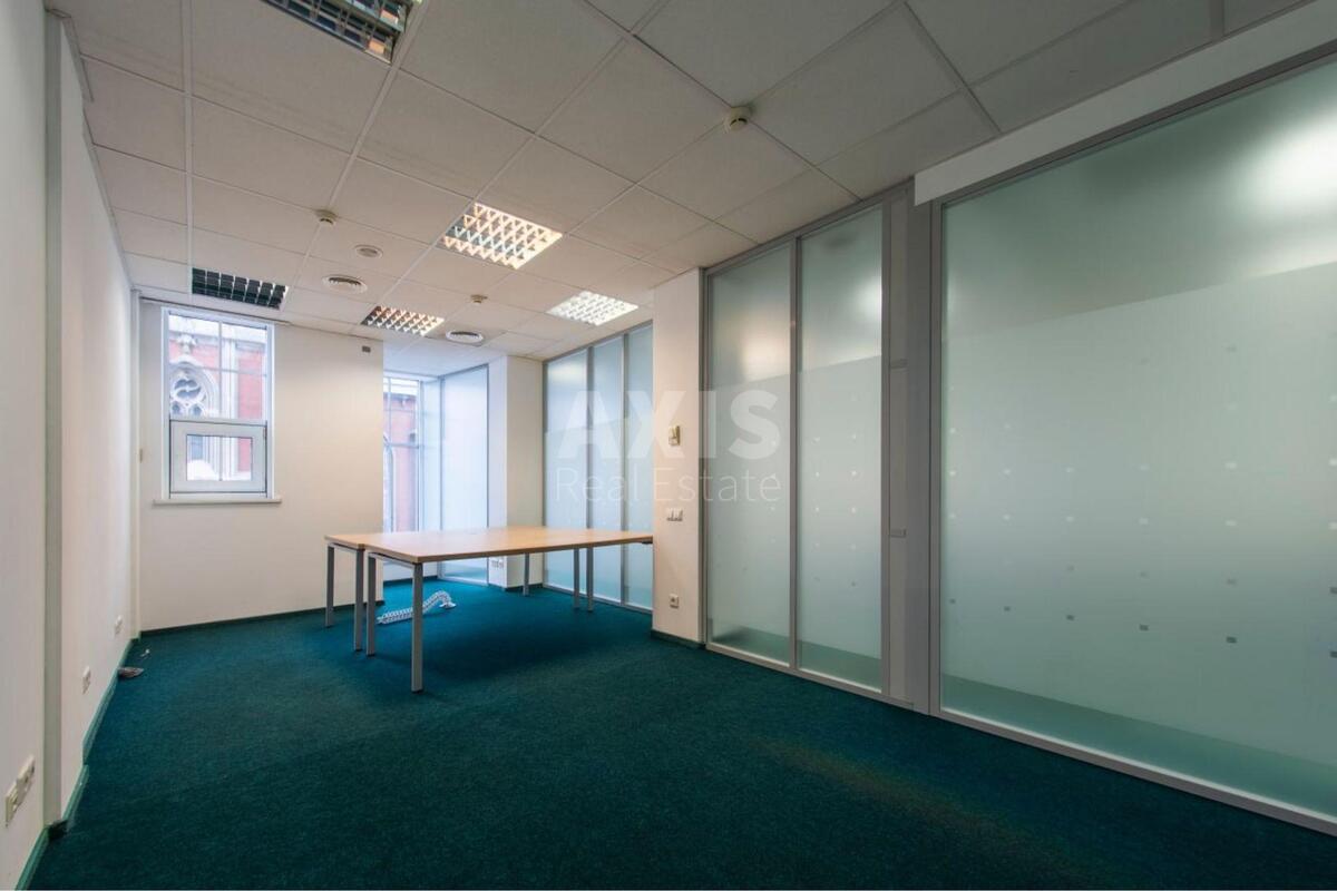 Office vul. Zhyljans'ka 110, 500m20