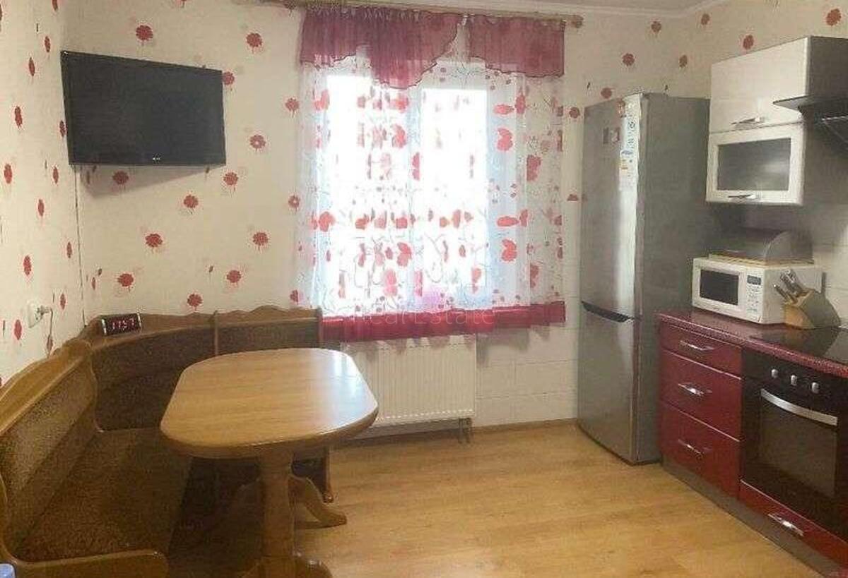 3k apartment vul. Myloslavs'ka 160