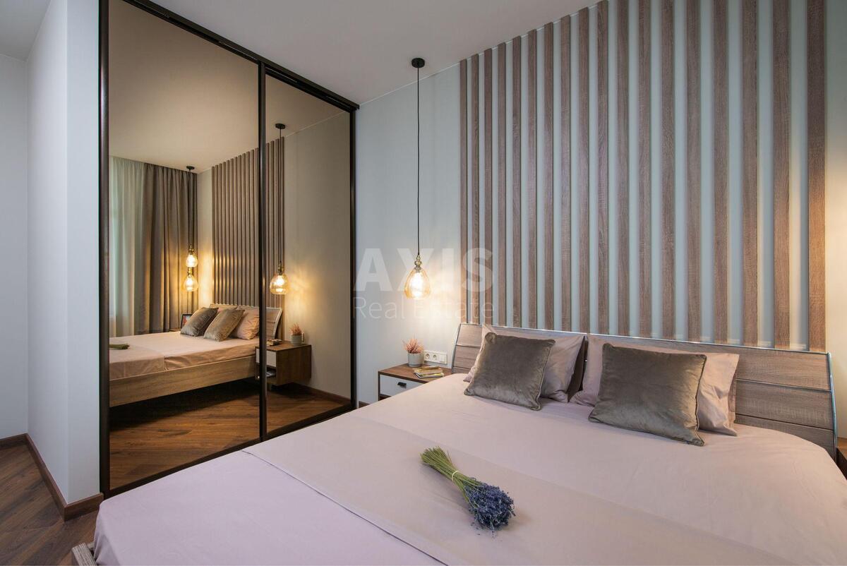 3k apartment vul. Dragomyrova Myhajla 1111