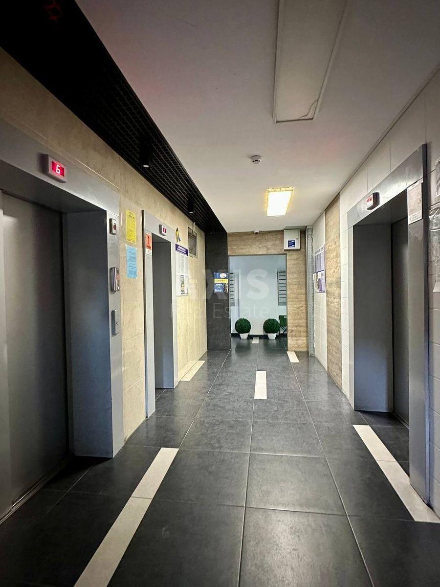2k apartment vul. Myhajla Maksymovycha 3Д2