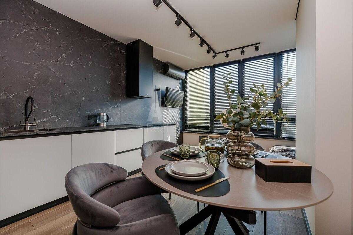 3k apartment vul. Kahovs'ka 605