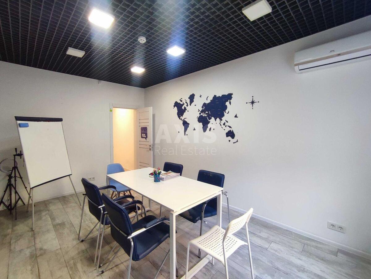 Офіс вул. Регенераторна 4, 87м2