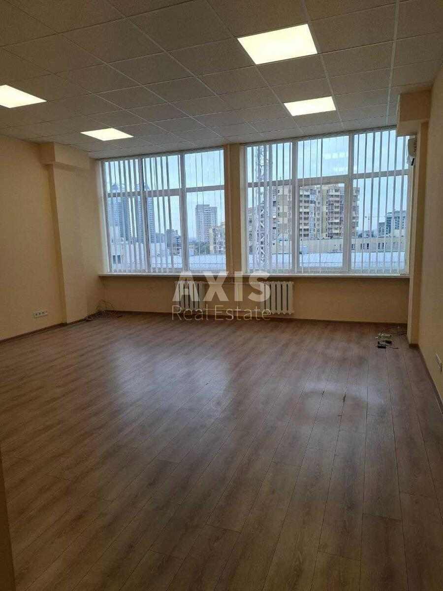 Office vul. Henerala Almazova 18/7, 38m2604490
