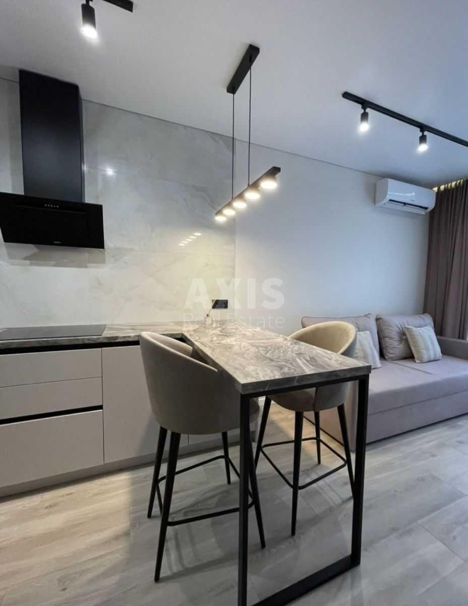 2k apartment vul. Antonovycha 1090