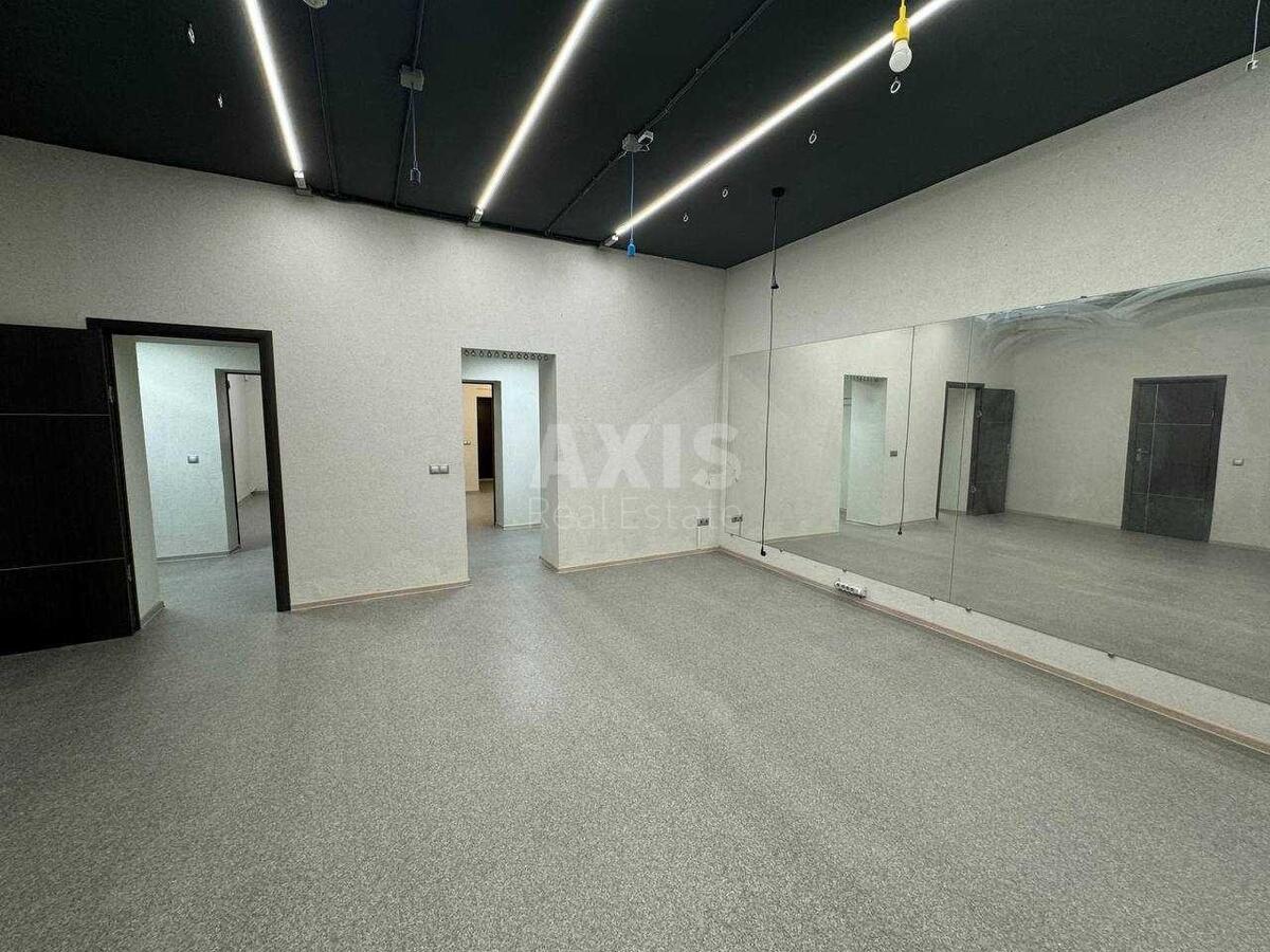 Trade object vul. Lebedjeva Akademika 1, 91m20
