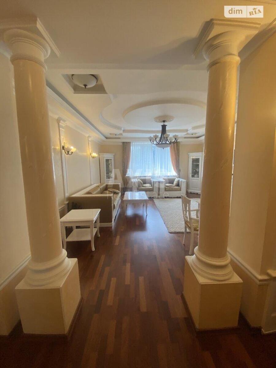 3k apartment vul. Vyshgorods'ka 45/24