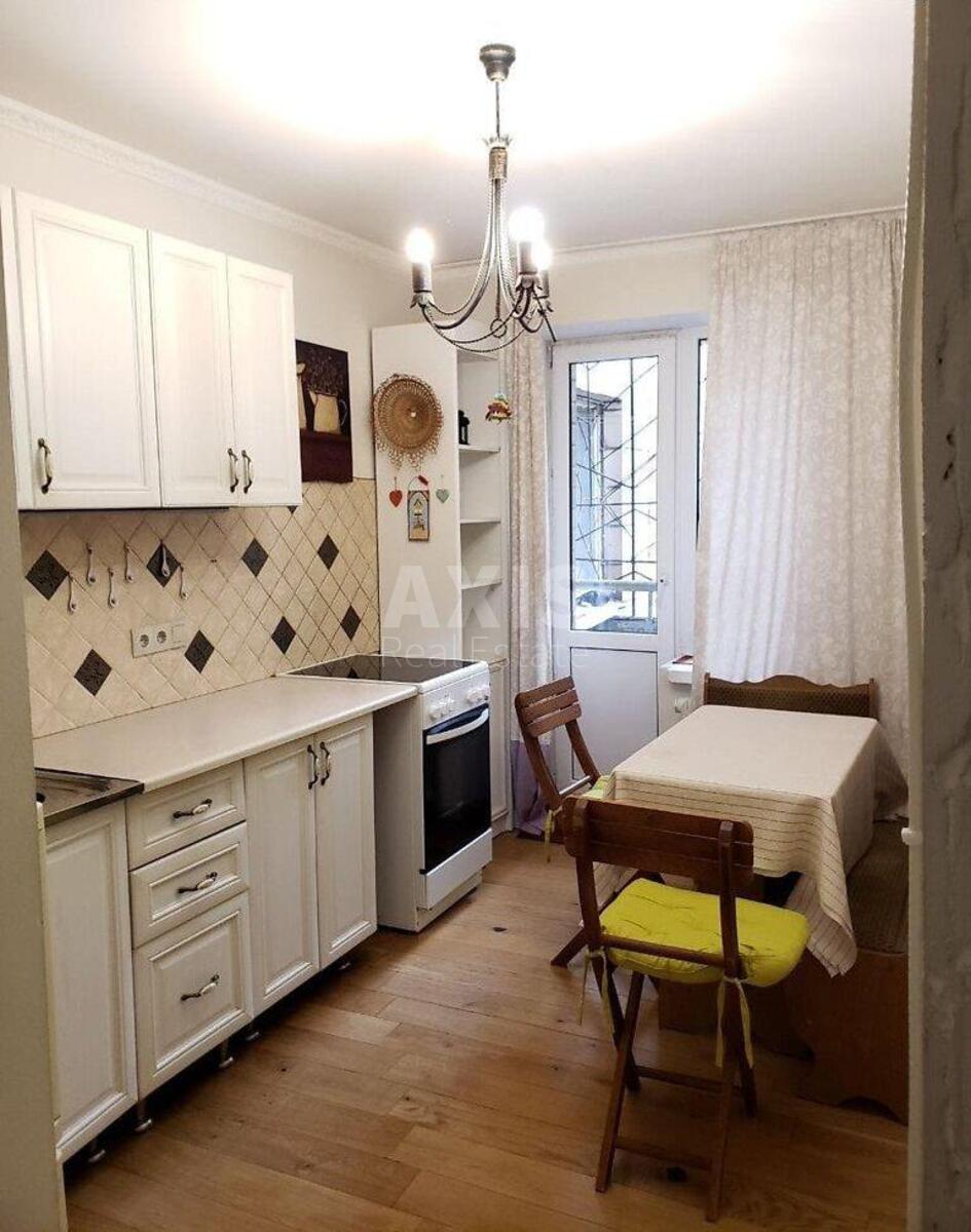 3k apartment vul. Radchenka Petra 460303