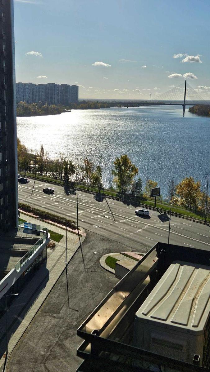 1k apartment nab. Dniprovs'ka 159