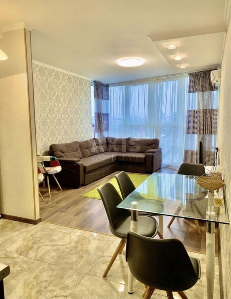 4k apartment vul. Malevycha Kazymyra 89