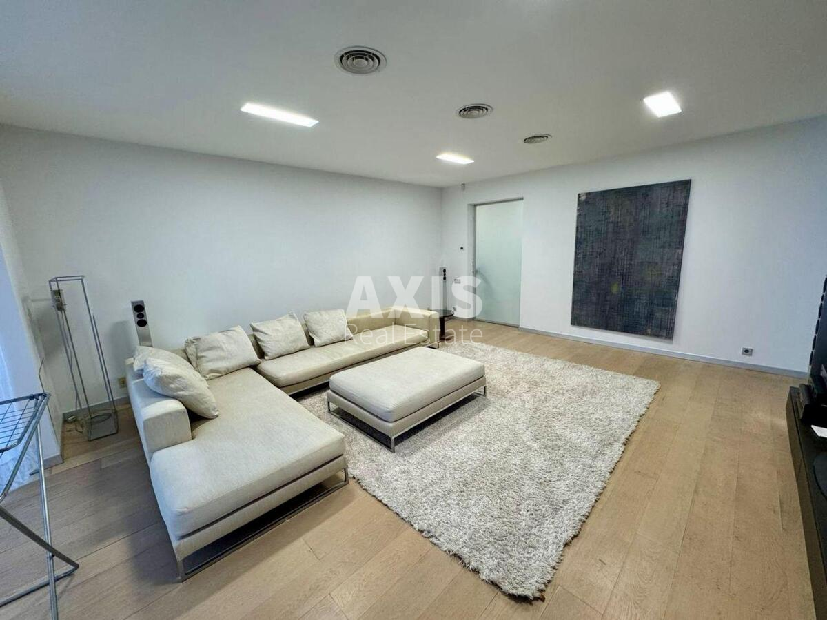 3k apartment vul. Nazarivs'ka 110
