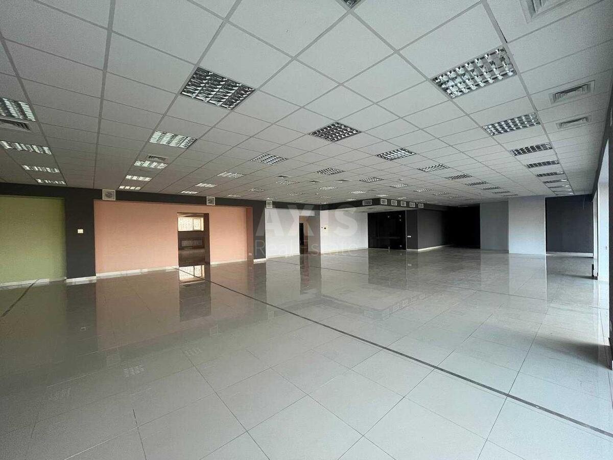 Trade object nab. Dniprovs'ka 13, 770m2613081
