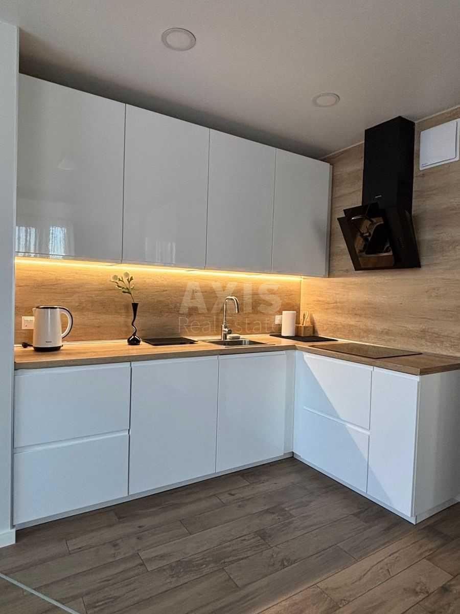 2k apartment nab. Dniprovs'ka 18
