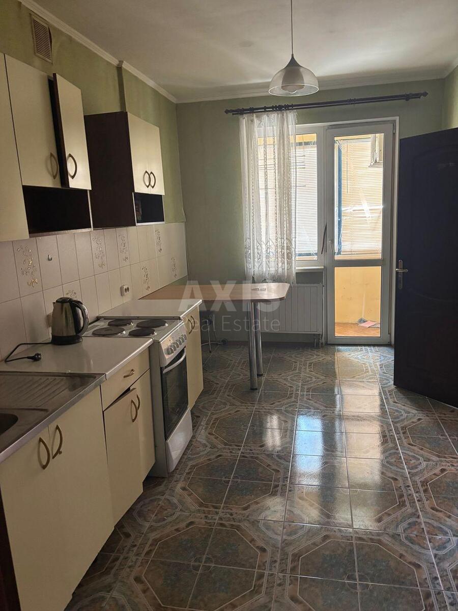 1k apartment vul. Petryc'kogo Anatolija 17