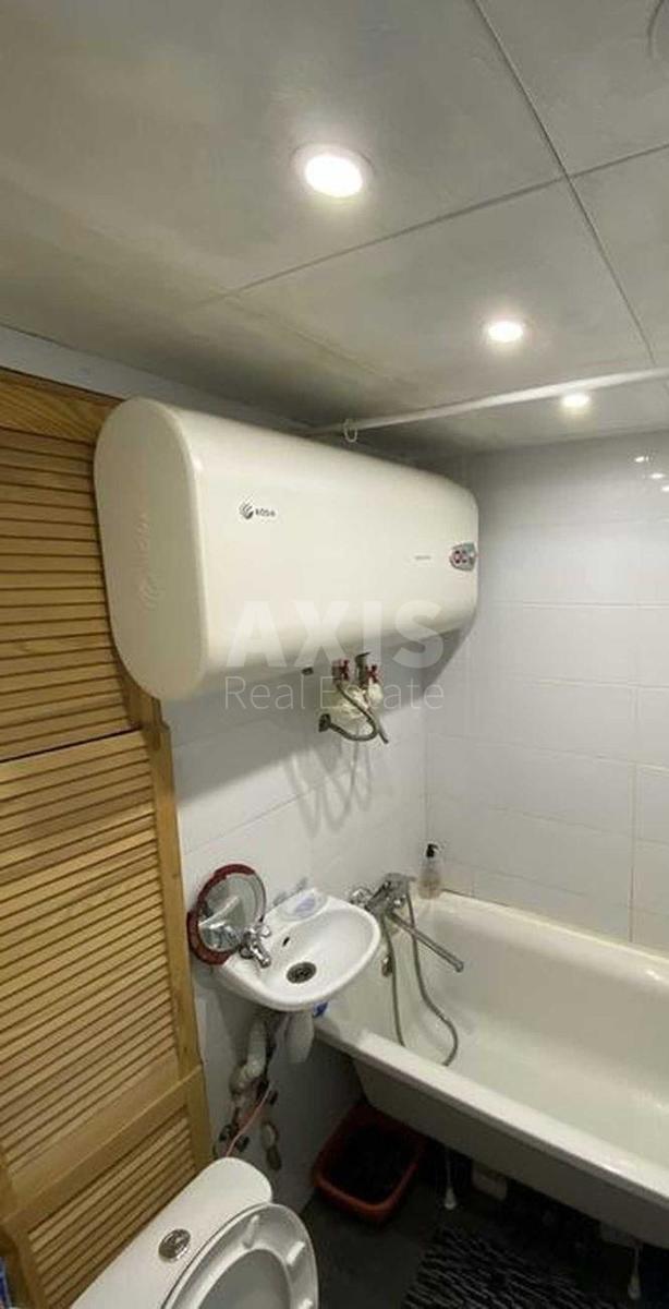 1k apartment vul. Myropil's'ka 15Б4