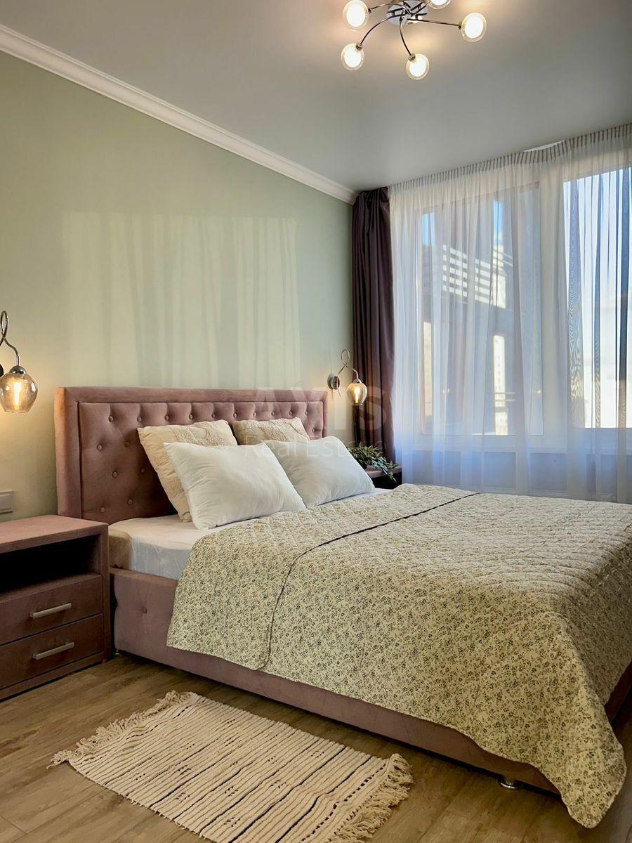 1k apartment nab. Dniprovs'ka 16Г6