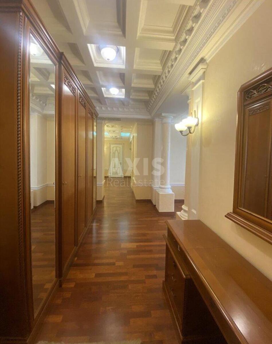 3k apartment vul. Vyshgorods'ka 45/28