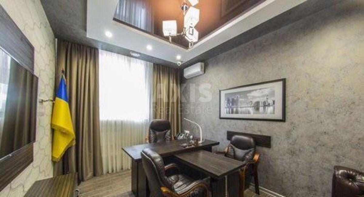 Office vul. Saksagans'kogo 68, 105m22