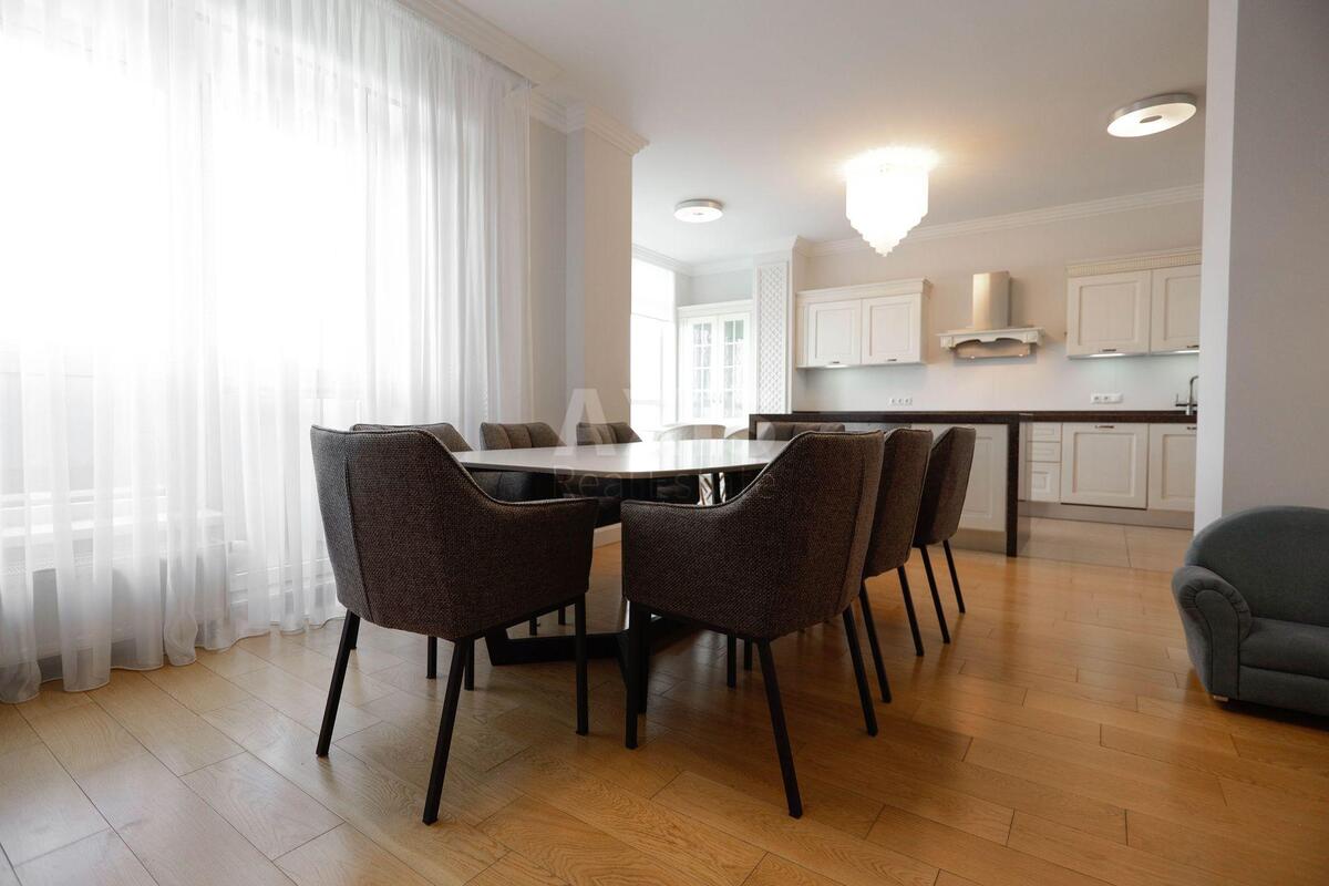 3k apartment vul. Dragomyrova Myhajla 182