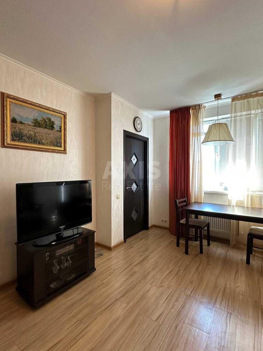 3k apartment vul. Shums'kogo Jurija 1А1