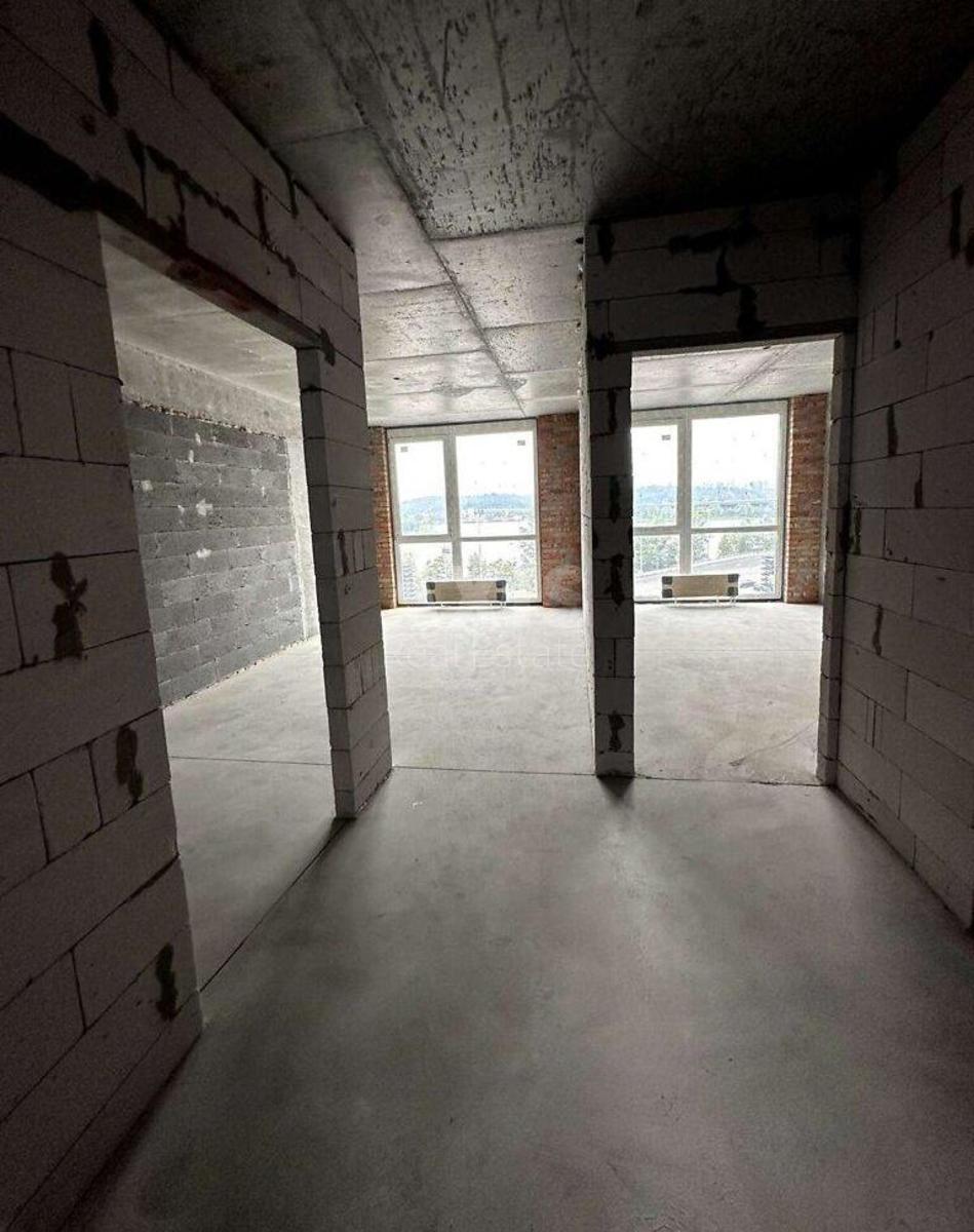 1k apartment nab. Dniprovs'ka 15Є1