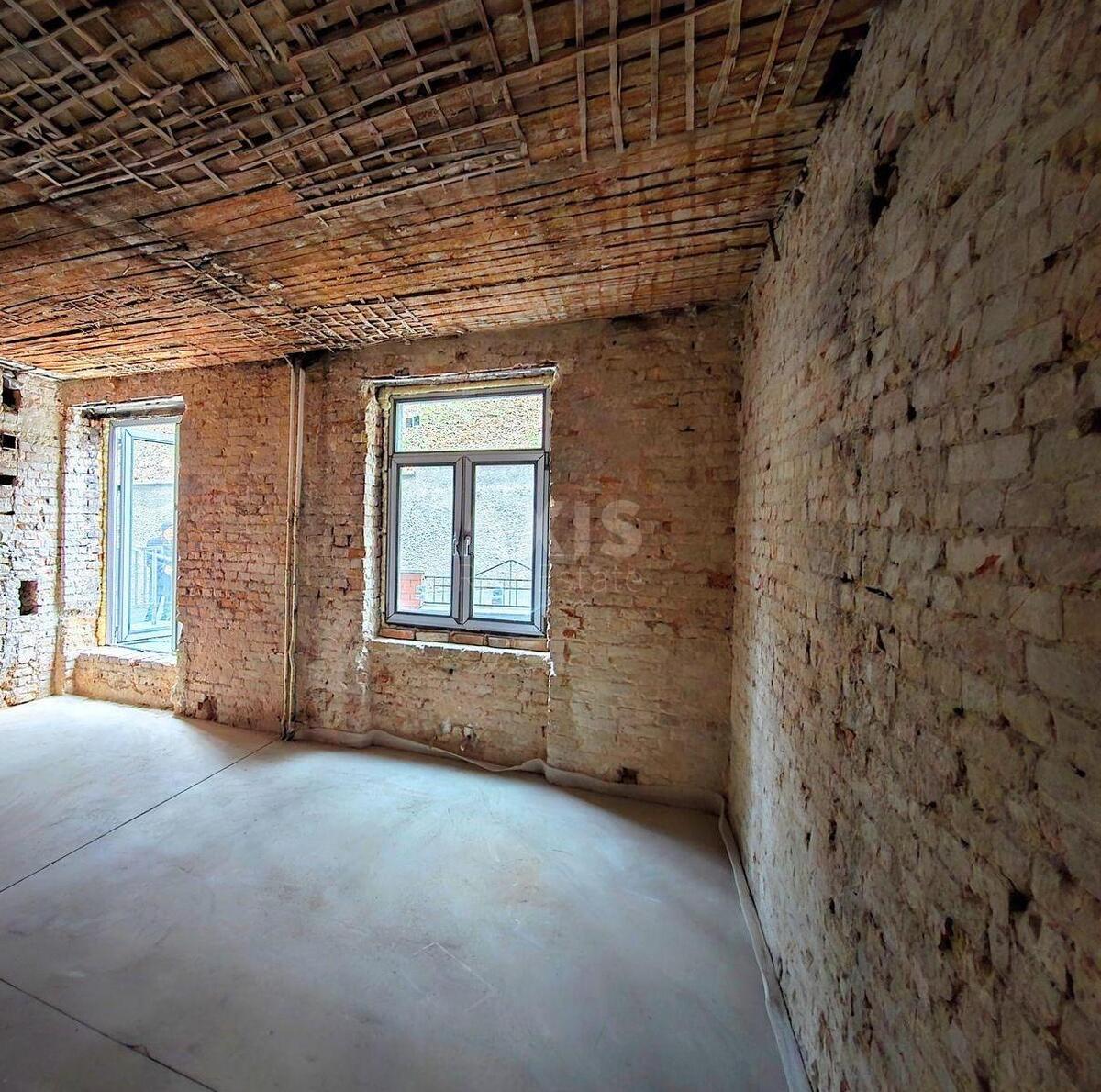 Trade object vul. Shovkovychna 38, 110m21