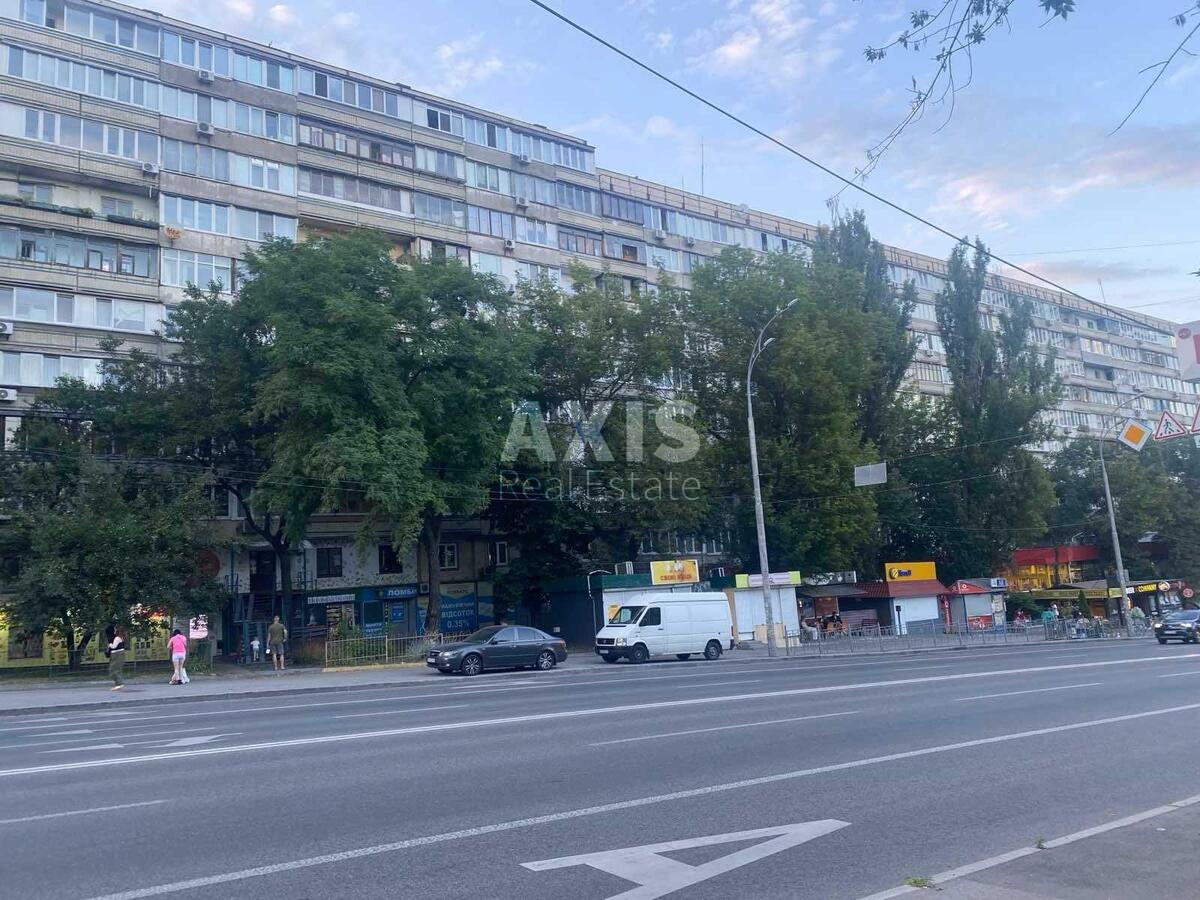 Об'єкт торгівлі вул. Василівська 8, 61м2600341