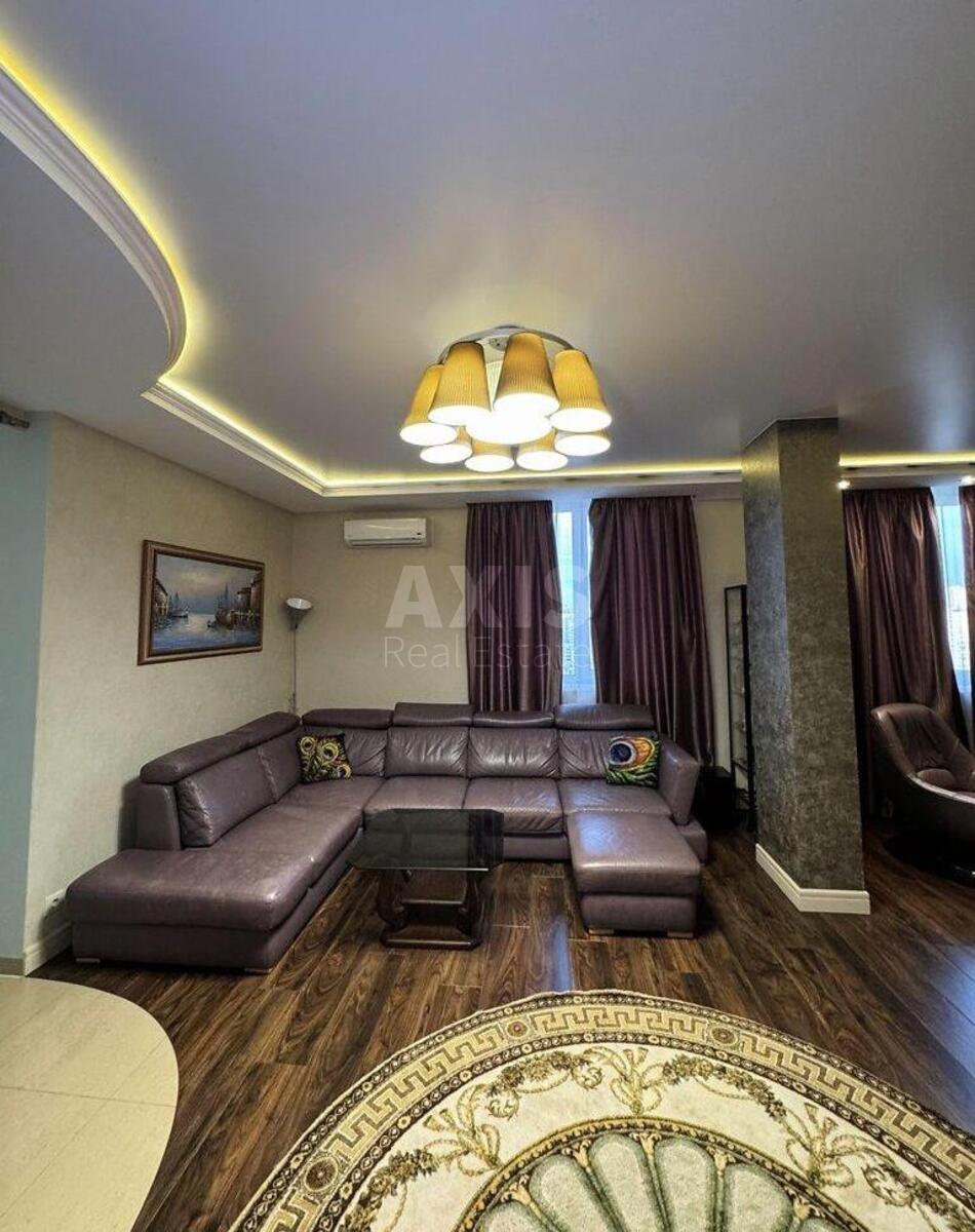 5k apartment vul. Vil'jamsa Akademika 3/72