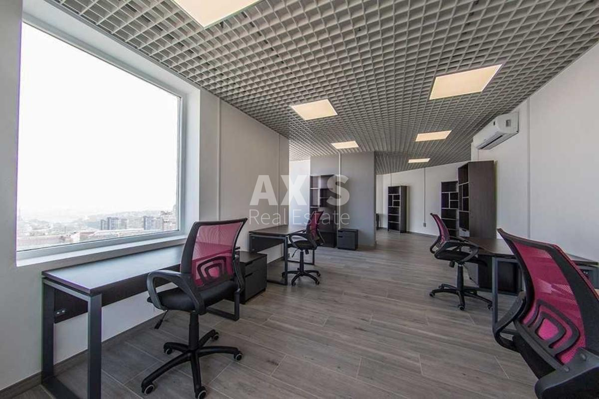 Office vul. Panasa Myrnogo 17, 442m2409330