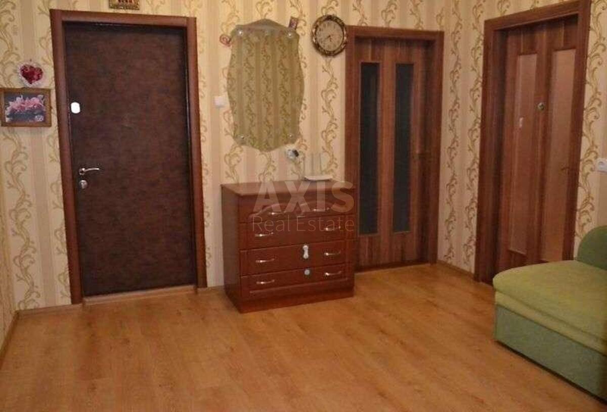 3k apartment vul. Myloslavs'ka 165