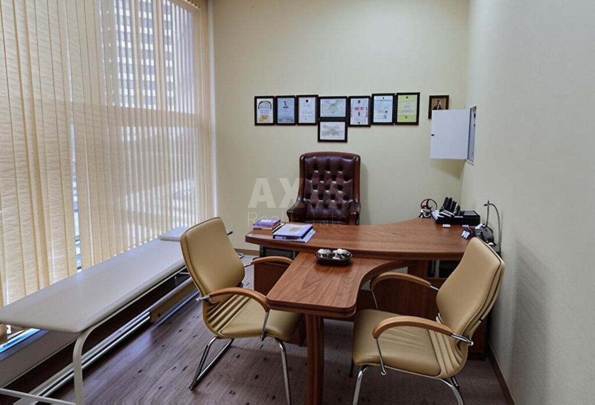 Office bul. Lesi Ukrai'nky 21А, 68m259582