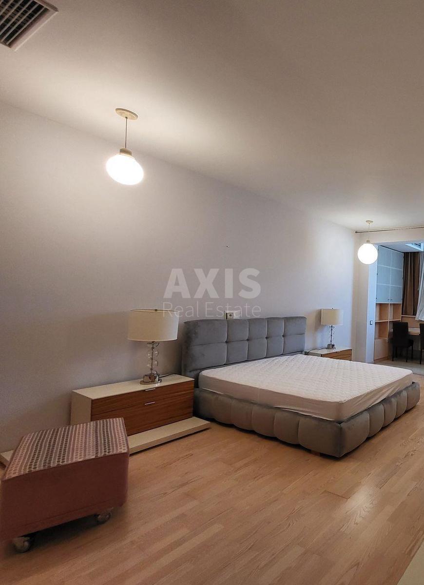 4k apartment vul. Kropyvnyc'kogo 106