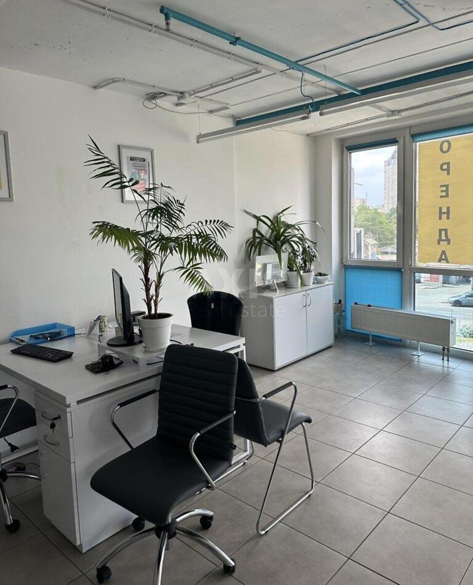 Office pr-t Sobornosti 30А, 102m27
