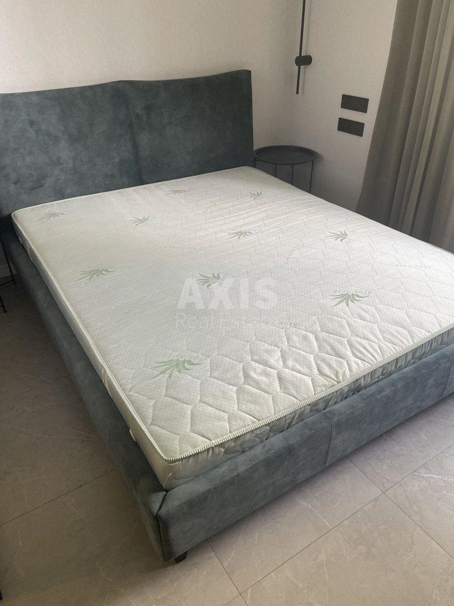 1k apartment vul. Dragomyrova Myhajla 4Б7