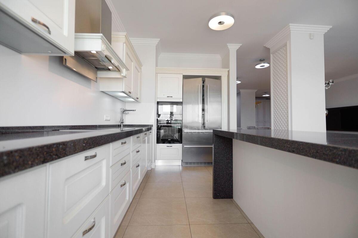 3k apartment vul. Dragomyrova Myhajla 18