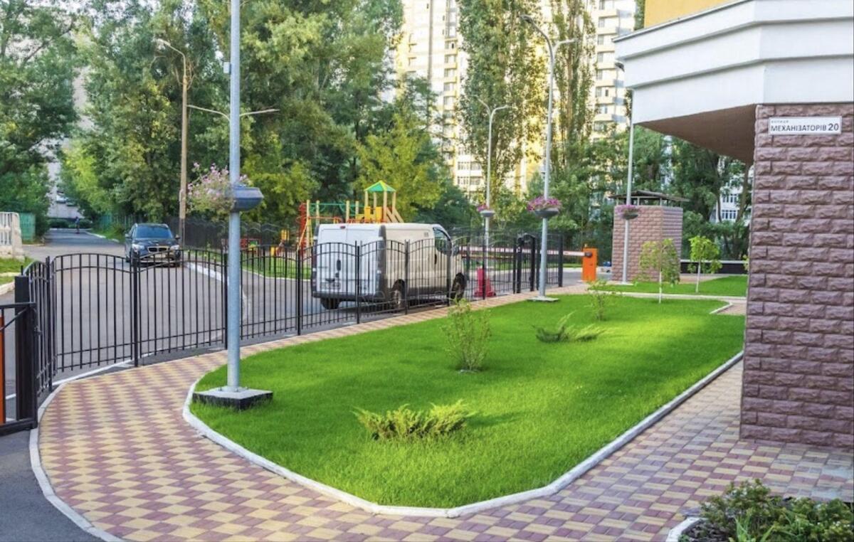 2k apartment vul. Mehanizatoriv 2013