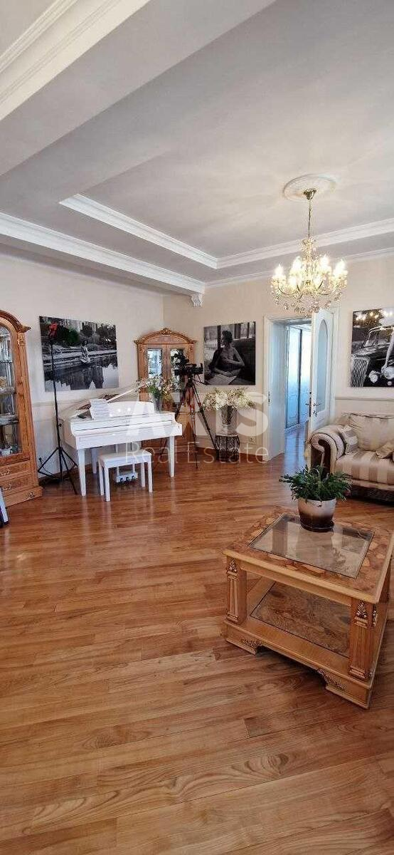 3k apartment vul. Pushkins'ka 207
