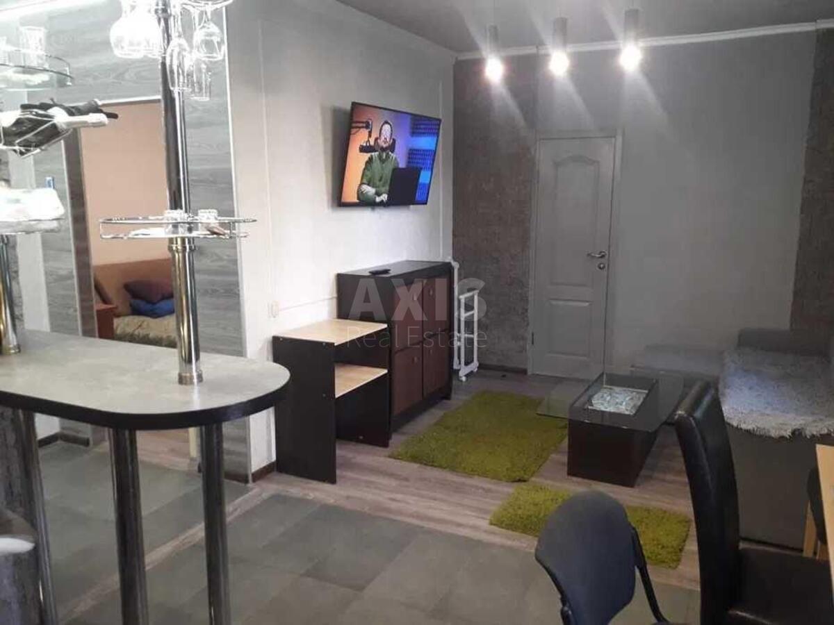 2k apartment pr-t Komarova Kosmonavta 11563941