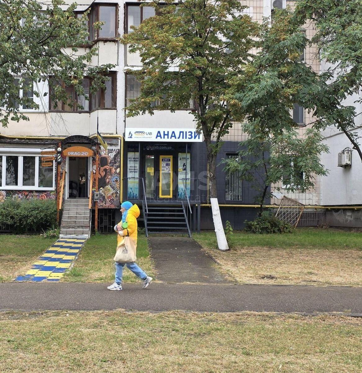 Объект торговли ул. Драгоманова 20, 45м2608200