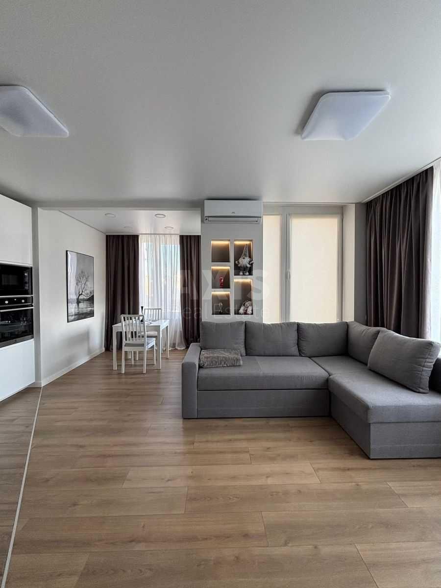 2k apartment nab. Dniprovs'ka 180