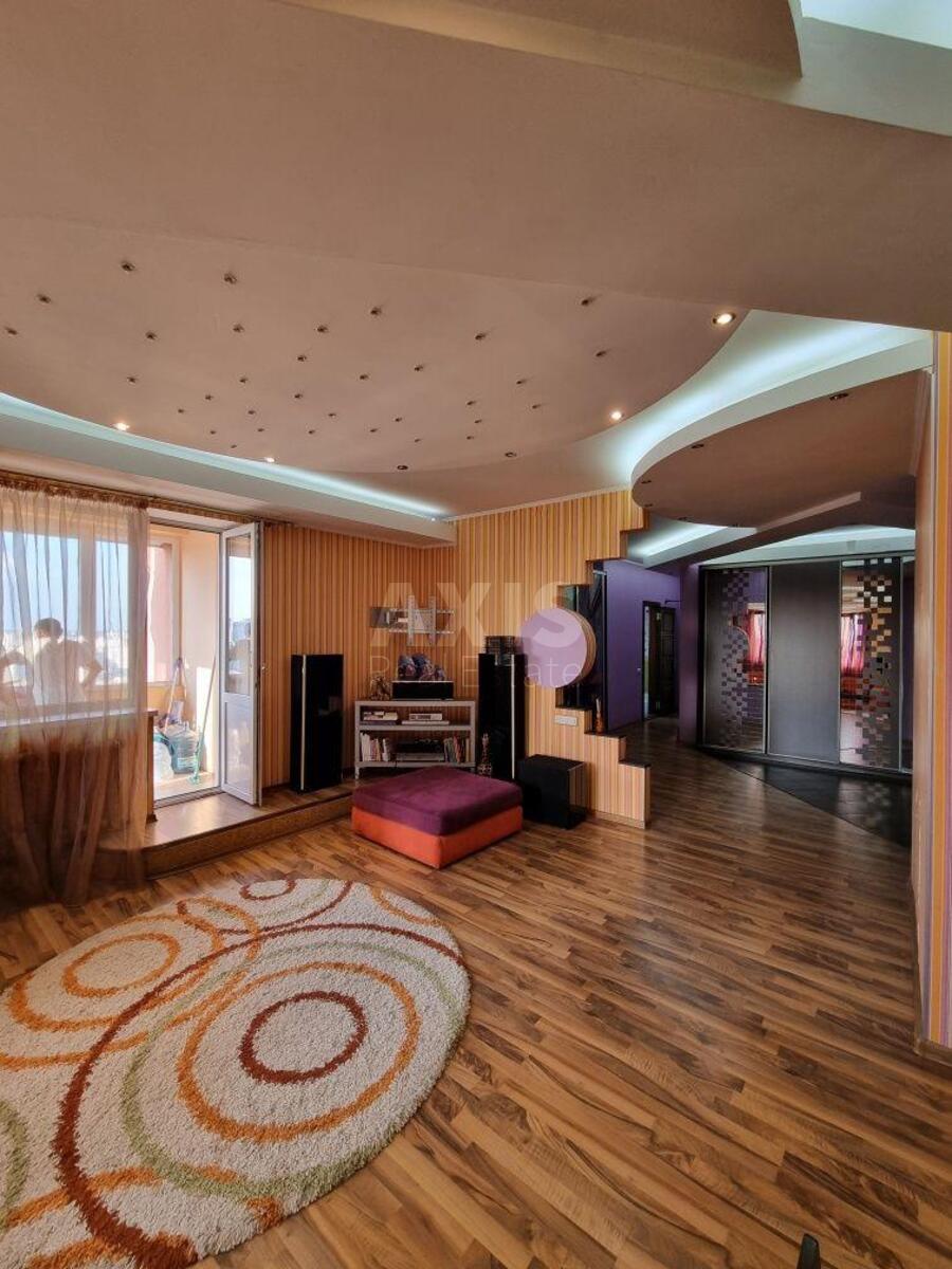 3k apartment vul. Ahmatovoi' Anny 13611805