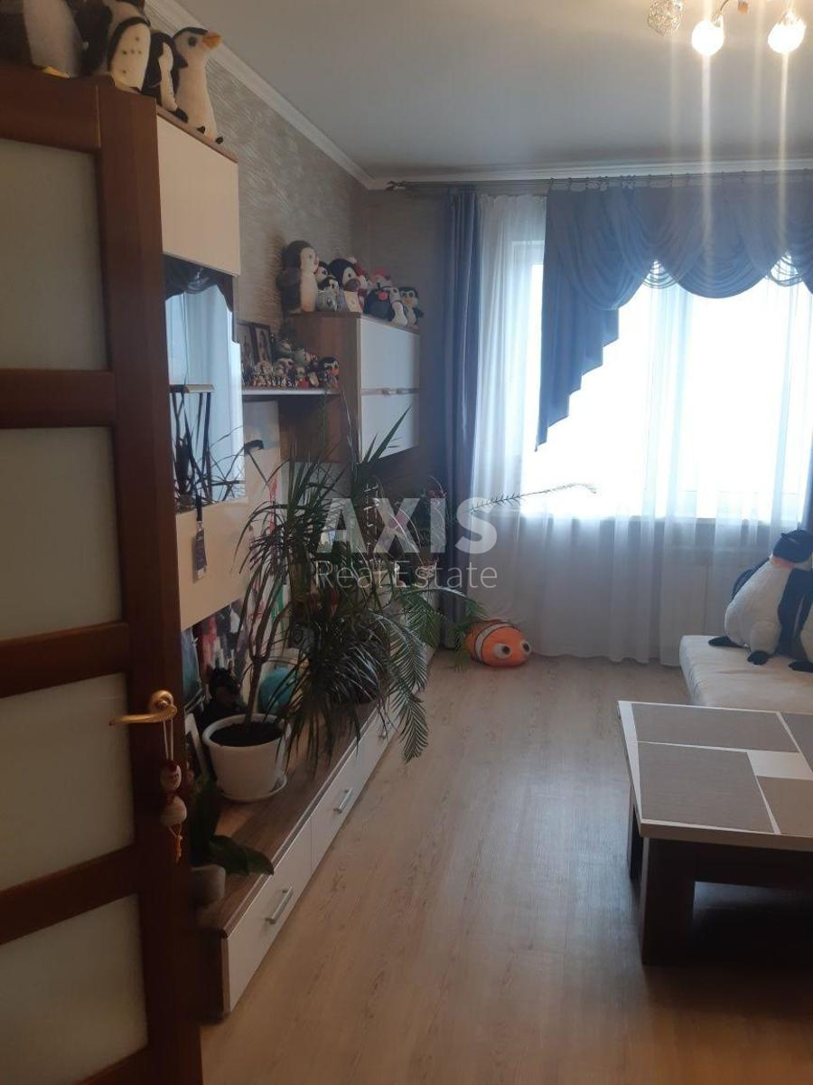 2к квартира бул. Дарницький 10