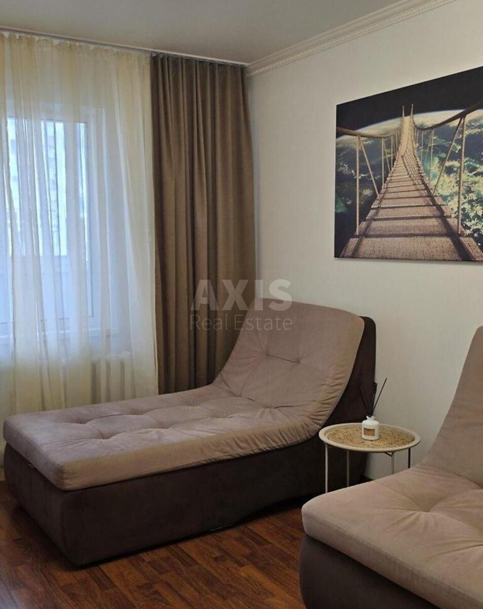 3k apartment vul. Urlivs'ka 19580732