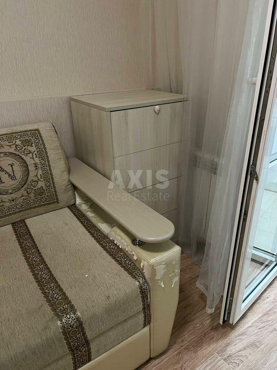 2k apartment vul. Myhajla Maksymovycha 9В8