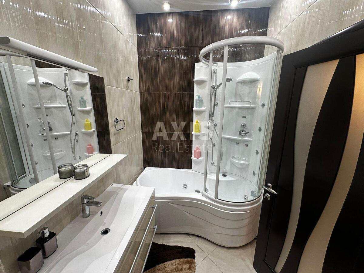2k apartment vul. Mel'nykova 18Б576964
