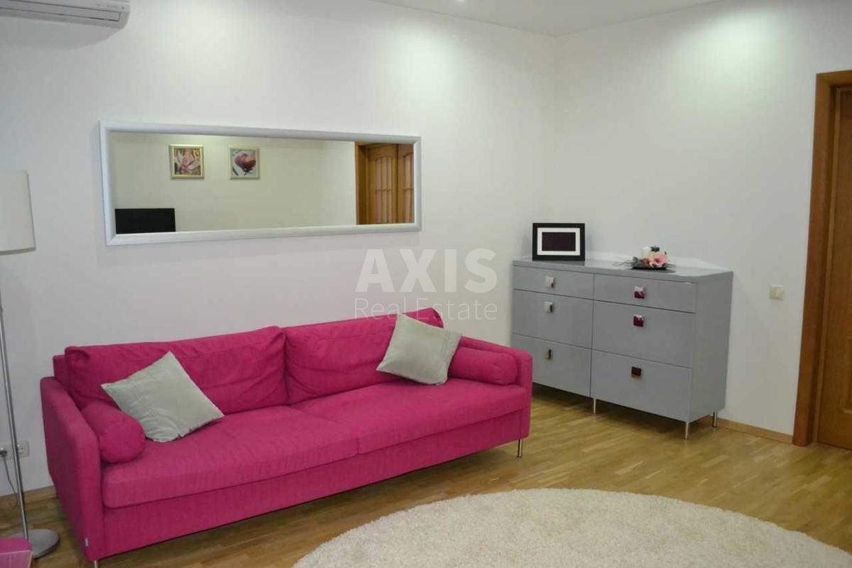 2k apartment vul. Oleny Pchilky 3А4