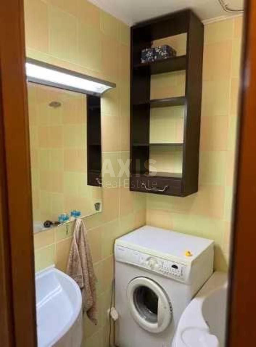 1k apartment vul. Ahmatovoi' Anny 7158